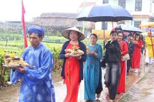 Hội An tổ chức lễ hội Cầu Bông và đón nhận biểu trưng 'Làng du lịch tốt nhất thế giới'