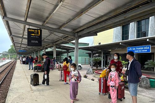 Bịn rịn những chuyến đi đầu xuân