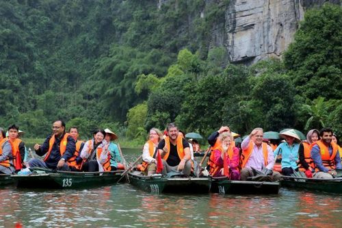 Ninh Bình thu gần 1.000 tỷ trong 9 ngày Tết