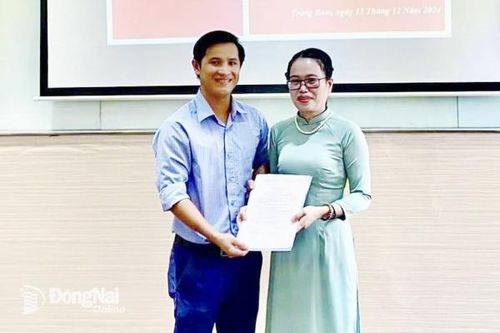Nuôi dưỡng, vun đắp khát vọng vào Đảng cho học sinh, sinh viên