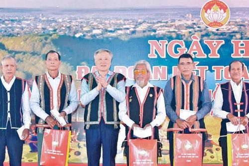 Khẳng định vị thế, tầm vóc mới của Đảng