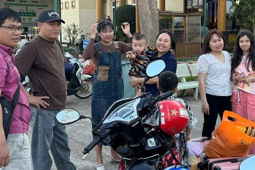 Trở lại nơi đất khách