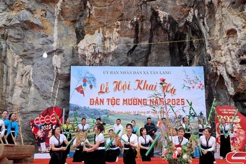 Lễ hội Khai Hạ dân tộc Mường ở Tân Lang