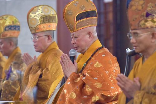 Đông đảo Phật tử về chùa Phổ Quang tham dự Lễ khai đàn Pháp hội Dược Sư Xuân Ất Tỵ - 2025
