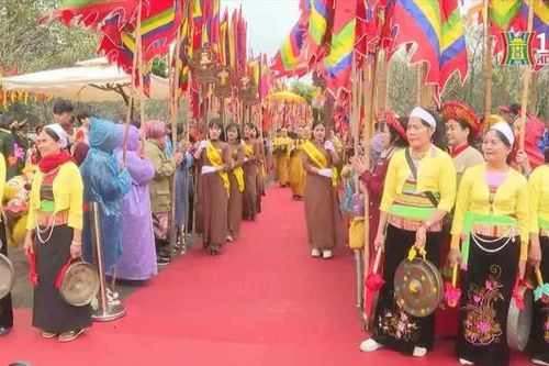 Hội xuân Bái Đính thu hút đông đảo du khách thập phương