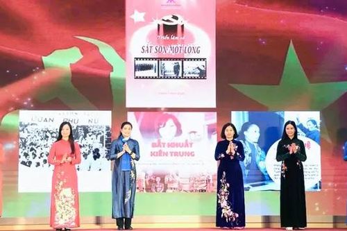 Phụ nữ Việt Nam tri ân 95 năm thành lập Đảng