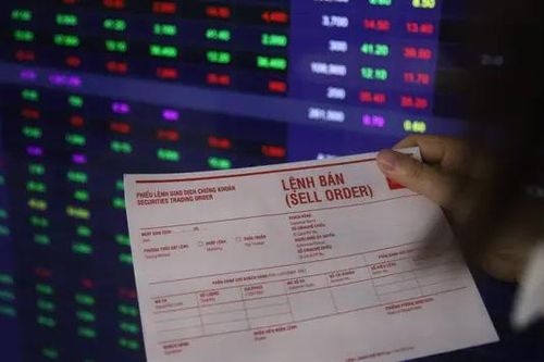 Lượng tiền gửi chứng khoán thấp nhất trong 6 quý