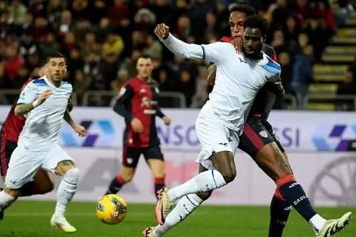 Lazio có chiến thắng trước Cagliari, giữ chắc vị trí top 4