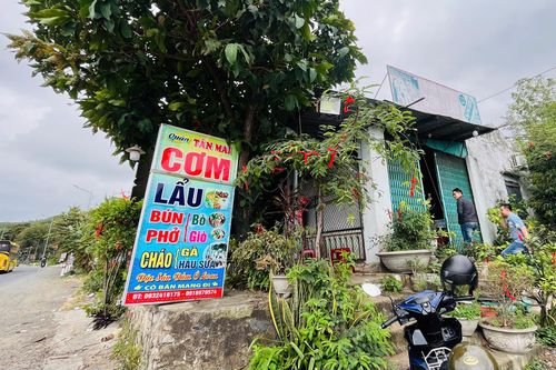 Quán cơm ở QL1 qua Phú Yên bị khách tố 'chặt chém': Chủ quán nói gì?