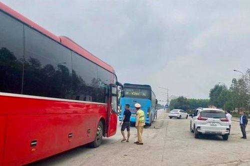 Sau Tết, giá vé xe khách tăng chóng mặt