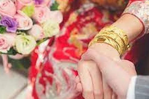 Cô dâu bật khóc nói một câu chí lý trong ngày cưới khi cha mẹ cho của hồi môn lớn còn nhà trai thì 'ki bo'