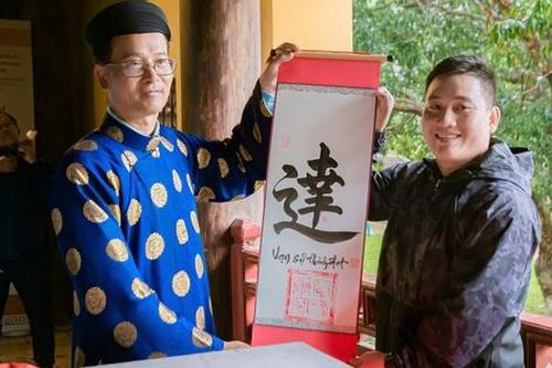 Hoàng cung Huế hạ nêu, khai ấn tân niên