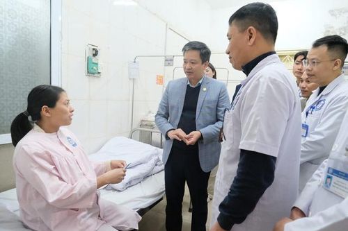 Ăn uống 'thả ga' dịp Tết, nhiều người cấp cứu vì đường huyết tăng cao