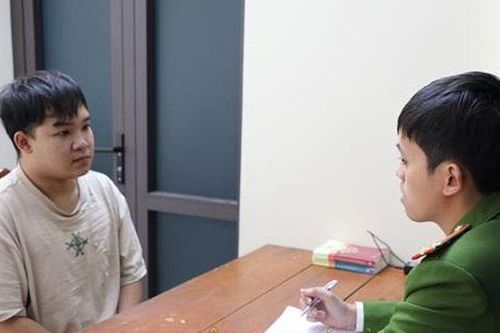 'Thông chốt' nồng độ cồn, nam thanh niên lái xe đâm thẳng vào cán bộ công an