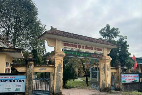 Người lạ đến trường học dụ dỗ đón học sinh, trường ra cảnh báo khẩn
