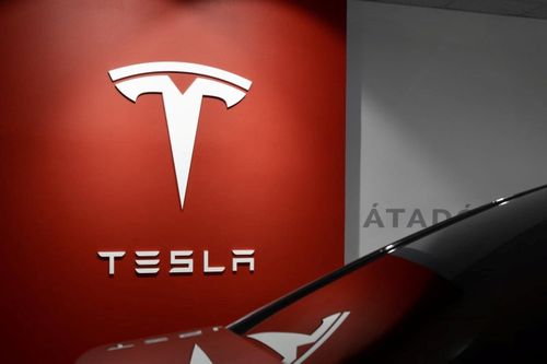 Tesla giữa khả năng xảy ra chiến tranh thương mại thế giới
