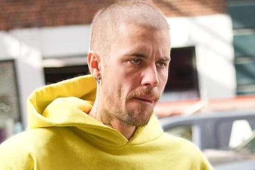 Justin Bieber xuất hiện bên vợ sau loạt hình ảnh bất ổn