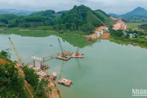 Gỡ vướng mặt bằng, 'thúc' tiến độ đường cao tốc Tuyên Quang-Hà Giang