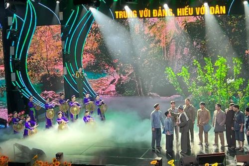 Chương trình nghệ thuật chính luận 'Trung với Đảng, hiếu với dân'