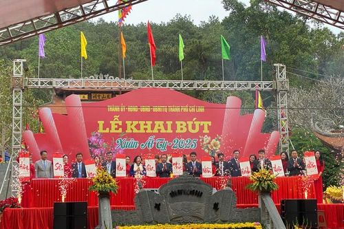 Hải Dương: Khai bút đầu xuân tại đền thờ Chu Văn An