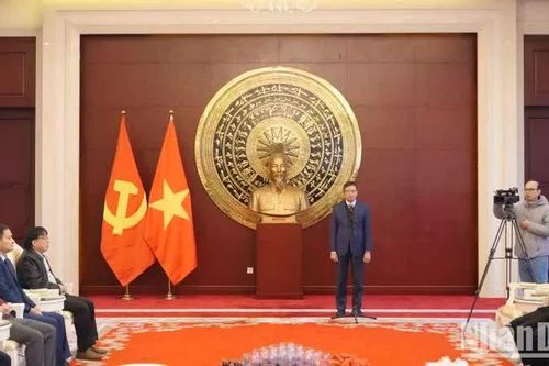 Trang trọng lễ kỷ niệm 95 năm Ngày thành lập Đảng Cộng sản Việt Nam tại Bắc Kinh, Trung Quốc
