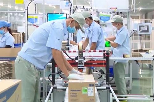Nhộn nhịp sản xuất sau Tết
