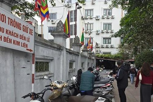 Trông giữ xe di tích Hà Nội đầu năm: Bãi xe 'chặt chém quen mặt' biến mất