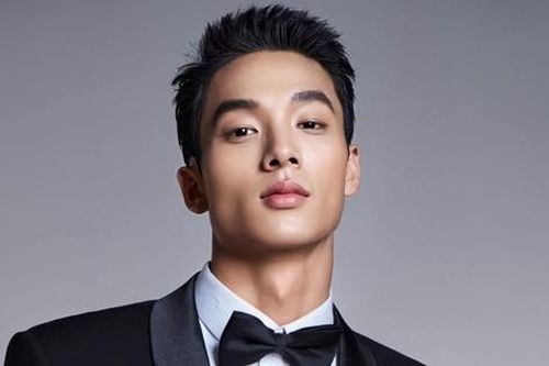 Showbiz 5/2: Đại diện Việt Nam thi Nam vương Du lịch Thế giới cao 1,88 m