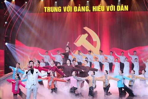 Đặc sắc chương trình nghệ thuật chính luận 'Trung với Đảng, hiếu với dân'