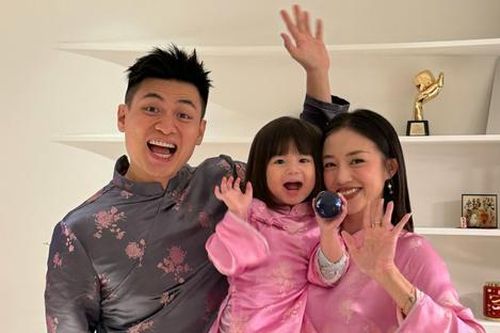 Tin vui showbiz Việt đầu năm: Nữ diễn viên xinh đẹp cưới thiếu gia sau 3 năm sinh con đầu lòng