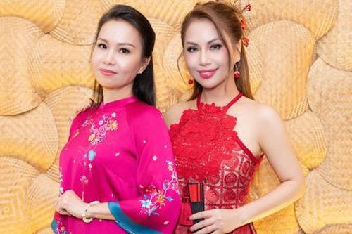 Mẹ ruột chia sẻ bất ngờ về chị em Cẩm Ly - Minh Tuyết