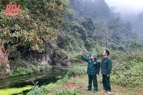 Người 'truyền lửa' bảo vệ đường biên, cột mốc