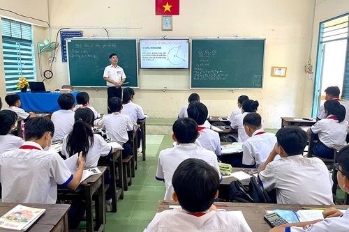 Chợ Mới có tỷ lệ học sinh ra lớp sau Tết khá cao