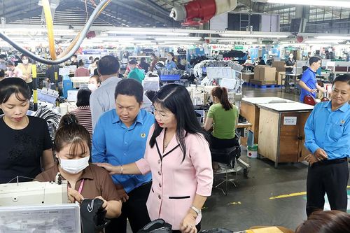 Lãnh đạo tỉnh thăm doanh nghiệp và người lao động dịp đầu Xuân