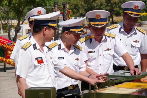 Bộ Tư lệnh Vùng 4 Hải quân kiểm tra công tác chuẩn bị tiếp nhận, huấn luyện chiến sĩ mới tại Lữ đoàn 957