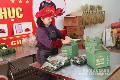 Đậm đà bánh chưng gấc mật
