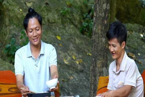 Như hoa mùa Xuân...