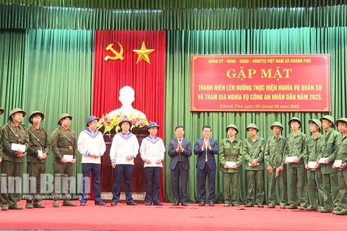 Gặp mặt tặng quà thanh niên chuẩn bị nhập ngũ năm 2025