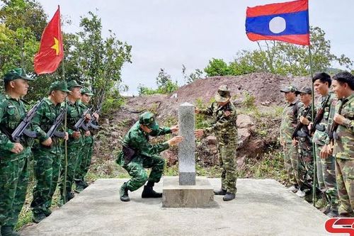 Bình yên biên giới Pha Luông