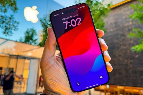 iPhone 15 quay lại top 1 doanh số toàn cầu