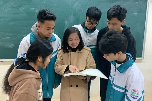 Hàng nghìn giáo viên gửi tâm thư mong điều chỉnh đối tượng hưởng thu nhập tăng thêm