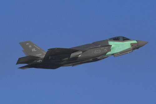 Vì sao việc Mỹ sắp biên chế tiêm kích F-35 'ghép xác' lại đặc biệt quan trọng?