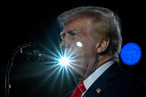 Chiến dịch sa thải của ông Trump gây choáng váng