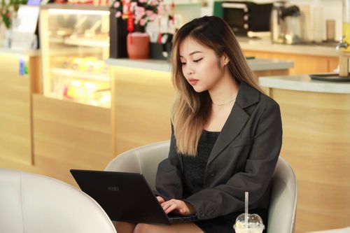 Nhân sự TP.HCM khai bút đầu xuân bằng đơn xin nghỉ việc