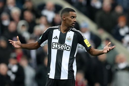 Arsenal đang tiếc Isak