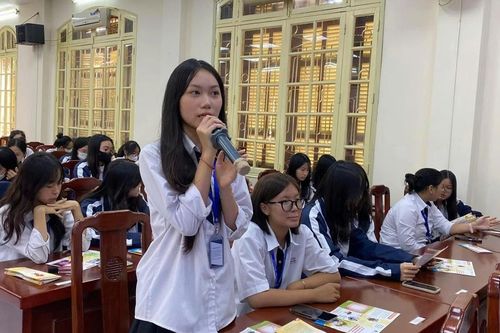 Lan tỏa phong trào tự học ngoại ngữ trong toàn ngành giáo dục Hà Nội