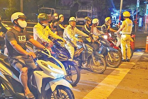 Xây dựng văn hóa tham gia giao thông