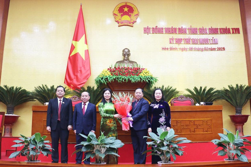 Đồng chí Bùi Thị Minh được bầu giữ chức Chủ tịch HĐND tỉnh Hòa Bình