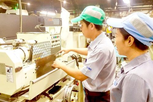 TPHCM: Hơn 97% công nhân trở lại nhà máy, tăng tốc sản xuất