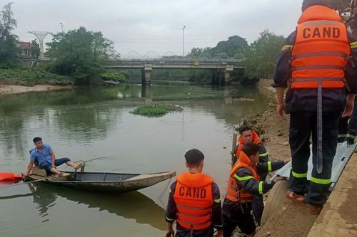 Tìm thấy thi thể nam sinh viên mất tích trên sông ở Hà Tĩnh